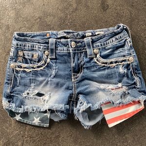 Women’s Miss Me Signature Frayed Stretch Shorts